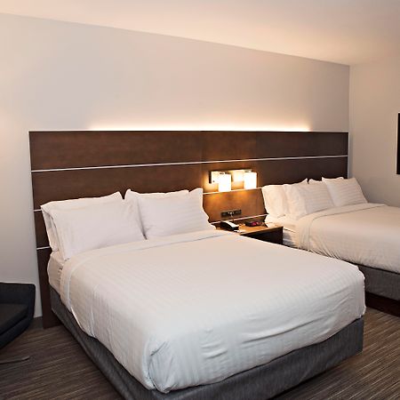 Holiday Inn Express & Suites - Sterling By Ihg Exterior photo